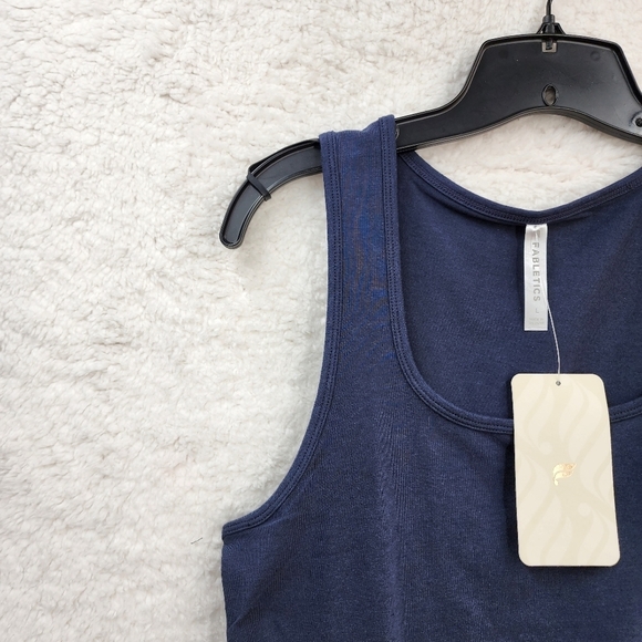 Fabletics Women's Classic Navy 24/7 Britt Tank - L - Picture 3 of 8